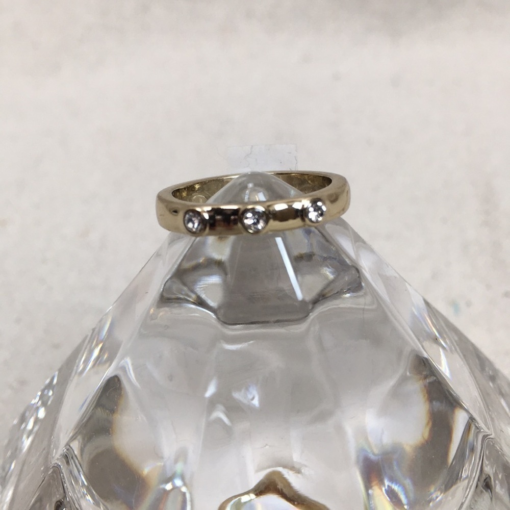 Banana Republic 3 stone gold ring